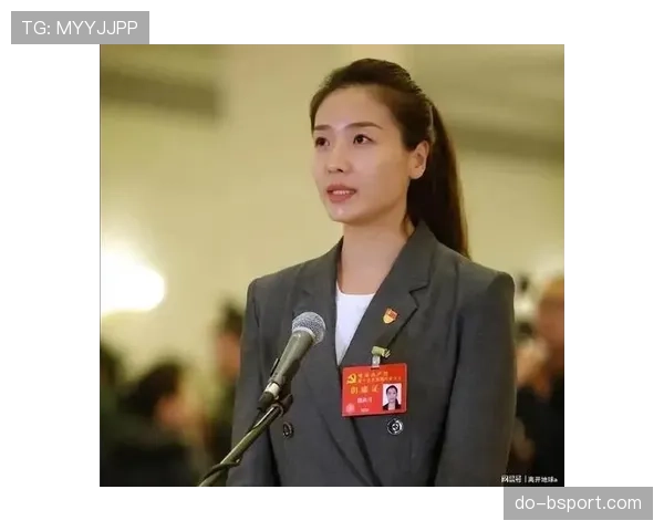 魏秋月健身完直接冲菜市场,手上那块名表亮得让人怀疑人生 魏秋月健身完直接冲菜市场,手上那块名表亮得让人怀疑人生